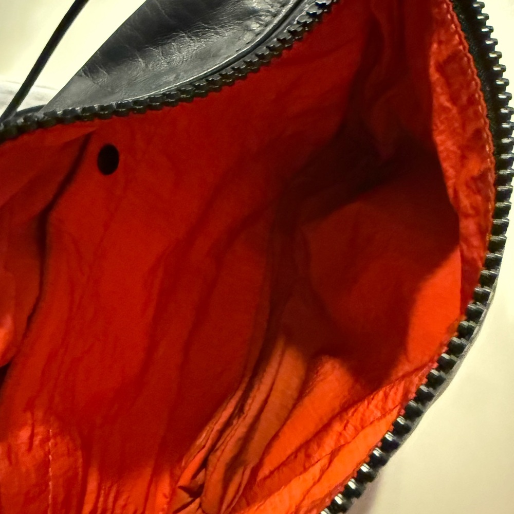 Bottega Veneta Crossbody Bag. Original dust bag is included. - Picture 5 of 6